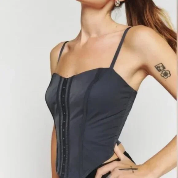 Reformation London Top Charcoal - Size 8 - Picture 2 of 4